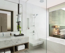 Четырёхместный номер Deluxe с балконом двуспальная кровать в Phuket Marriott Resort And Spa, Nai Yang Beach