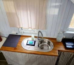 Сапфировый tiny house в Шведские дачи