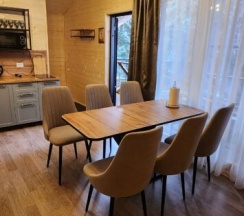 Шале Comfort с 2 комнатами с красивым видом из окна в Maas