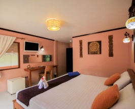 Бунгало Deluxe рядом с пляжем в Coral Island Resort