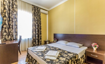 Стандартный двухместный номер в Бута