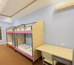 Кровать в общем номере (мужской номер) в The Top Hostel