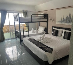 Четырёхместный номер Standard в Samui Green Hotel