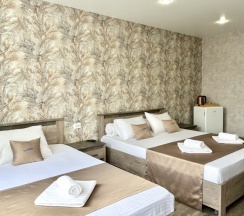 Трехместная комната комфорт в Корнилофф от Травел Хотелс Антураж