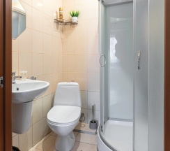 Четырёхместный семейный номер Economy в Янка