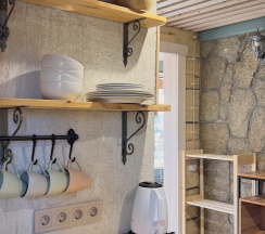 Двухэтажный дом с видом на реку, сад и горы в Дагар