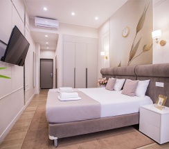 Апартаменты Улучшенные с мансардными окнами в SunLine Luxury