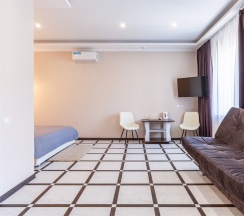 Классический трехместный номер в Мирталь