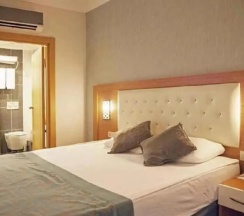 Двухместный номер Standard с балконом двуспальная кровать в Side Win Hotel
