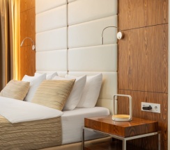 Стандарт с видом на город в V Hotel&Rooftop lounge