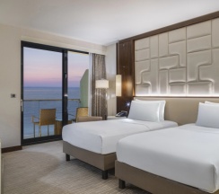 Двухместный номер Guest с балконом (2 отдельные кровати) в Hilton Batumi