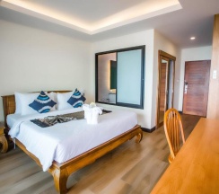 Двухместный номер Deluxe с видом на море двуспальная кровать в Samui Bayview Resort & Spa