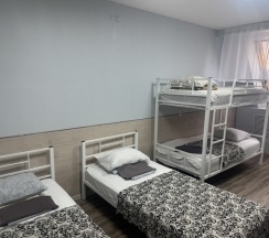 Четырехместный номер с общей ванной комнатой на мансарде №33 в Акспай