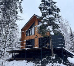 Дом с бассейном в Такой дом