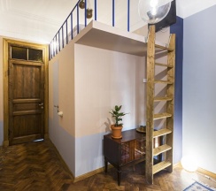 Mezzanine. Комната с кроватью на антресоли в Sands Rooms