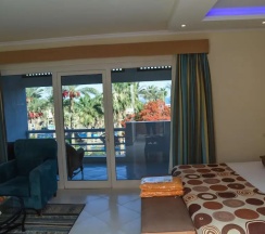 Двухместный номер Deluxe с видом на море двуспальная кровать в Pickalbatros Golf Beach Resort