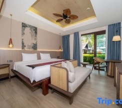 Двухместный номер Premier с видом на бассейн двуспальная кровать в Howard Johnson by Wyndham Phuket Naiyang