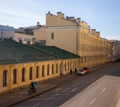 Апартаменты с ванной и балконом в My Favourite Garden Hotel