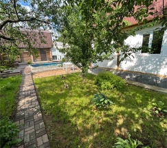 Коттедж в Сак