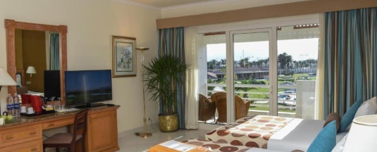 Двухместный номер Superior с видом на бассейн двуспальная кровать в Pickalbatros Golf Beach Resort
