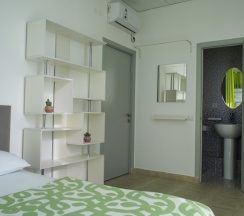 Четырехместный номер со своим сан. узлом в Sunny Sochi Hostel