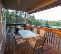 Апартаменты с 4 комнатами в Quiet River *30 Day Minimum 4 Bedroom Townhouse by RedAwning