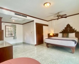 Двухместный номер Deluxe Pool Wing двуспальная кровать в Patong Palace Hotel