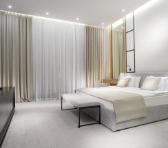 Двухместный полулюкс с красивым видом из окна двуспальная кровать в Neos Hotel