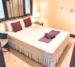 Номер семейный Deluxe с 2 комнатами в Birds and Bees Resort