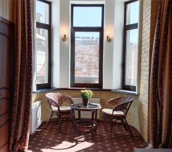 Апартаменты с эркером и душем в My Favourite Garden Hotel