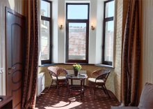 Апартаменты с эркером и душем в My Favourite Garden Hotel