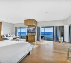 Двухместный люкс Presidential двуспальная кровать в Pullman Phuket Karon Beach Resort ex. Hilton Phuket Arcadia Resort