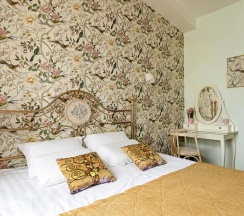 Двухместный номер Золотой двуспальная кровать в Пушка