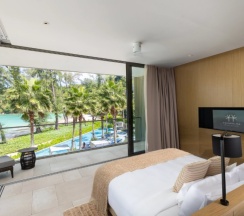 Двухместный люкс Azure с балконом двуспальная кровать в Twinpalms MontAzure Phuket Resort