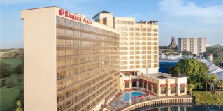 Доктор-Филлипс: Курортный отель Ramada Plaza Resort & Suites by Wyndham Orlando Intl Drive