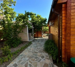 Шестиместные апартаменты с 3 комнатами с балконом в Якорь