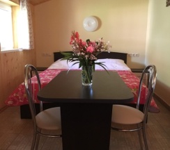 Апартаменты-студио с видом на внутренний двор в Вилла Акация