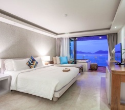 Двухместный номер Deluxe двуспальная кровать в Отель Zenmaya Oceanfront Phuket, Trademark Collection by Wyndham