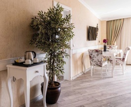 Двухместный люкс Honeymoon двуспальная кровать в Green Nature Diamond Hotel