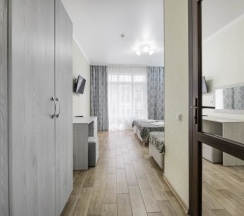3-х местный комфорт с балконом в White Hotel