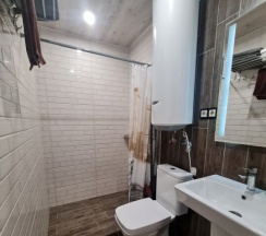 ЛЮКС 2х местный 2 этаж с диваном и лоджией вид на гору ТХАЧ в Вершина