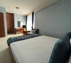 Трёхместный номер Standard в Hotel 007