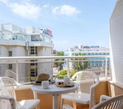Трёхместные апартаменты Superior в Apartamentos California