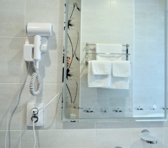 №4. Семейный номер с двуспальной кроватью, диваном и видом на Байкал в Прибой