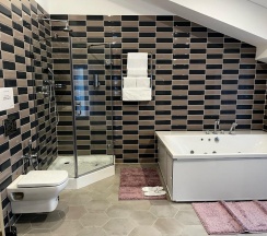 Djakuzi Luxe в Авшар-клаб