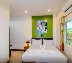 Двухместный номер Superior двуспальная кровать в Baan Yuyen Karon Guesthouse