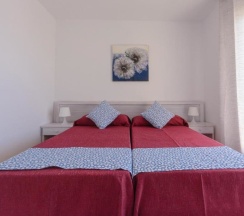 Апартаменты с видом на бассейн в Residencial Guardamar Zeus