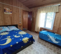 Комната стандарт с 1 односпальной и 1 двуспальной кроватью в Камень Льва