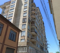 М.Горького 85Б. 2-комн.кв., 6-этаж, 106 в АнтиОтель