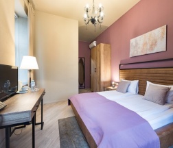 Номер Делюкс с кроватью размера «king-size» в Gallery Inn